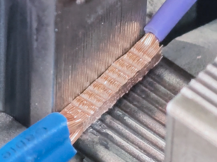 一对二线束焊接